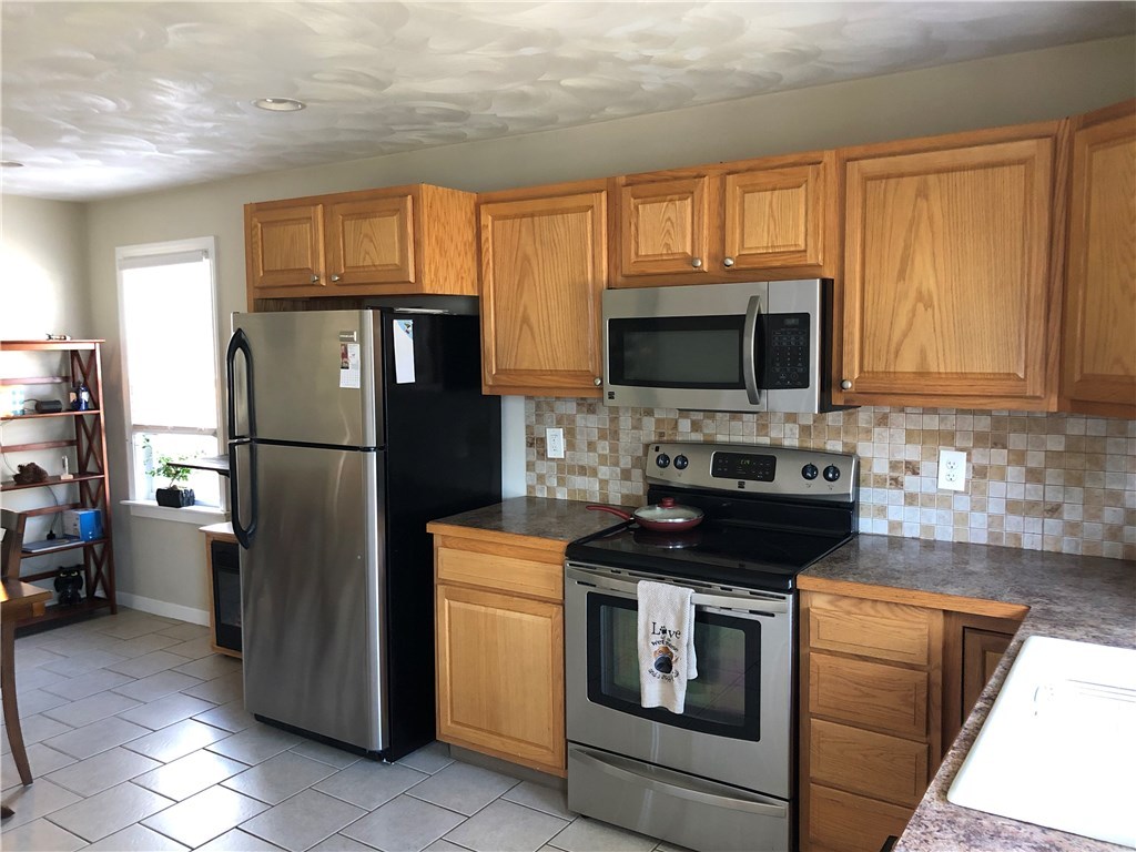 120 Milton Road Warwick, RI 02888 - Photo 7 of 24 Gallery Image 7