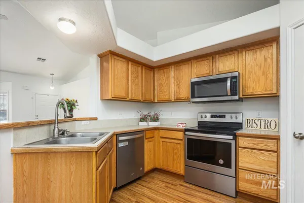 $375,000 | 533 West Palmer Drive, Nampa, ID 83686