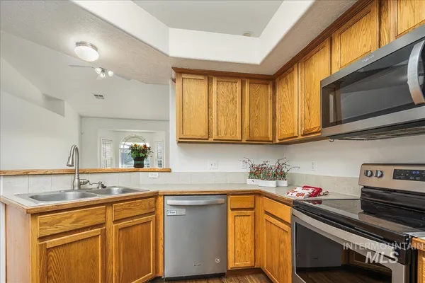 $375,000 | 533 West Palmer Drive, Nampa, ID 83686