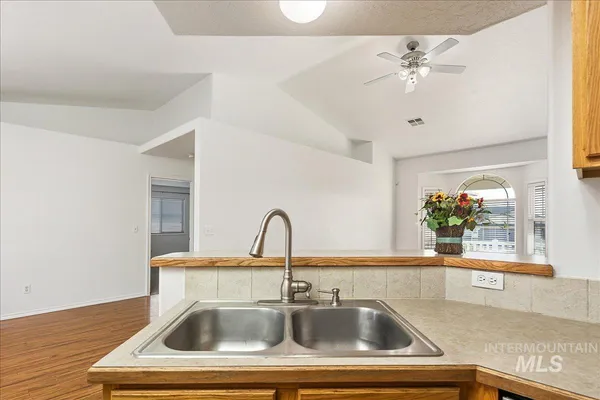 $375,000 | 533 West Palmer Drive, Nampa, ID 83686