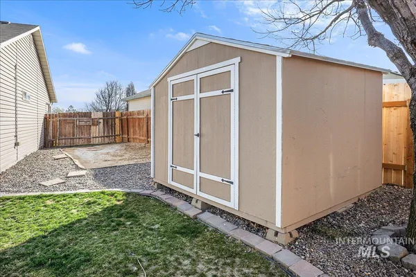 $375,000 | 533 West Palmer Drive, Nampa, ID 83686