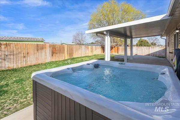 $375,000 | 533 West Palmer Drive, Nampa, ID 83686