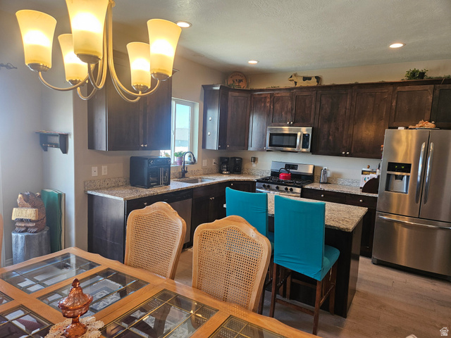 827 East Sunset View Road Grantsville, UT 84029 - Photo 4 of 17
