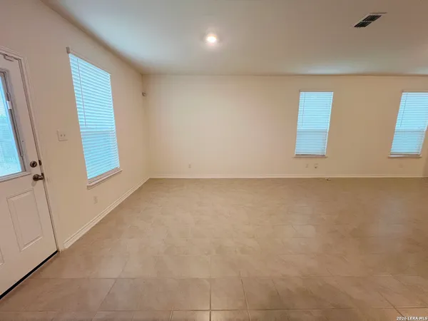 $1,895 | 11306 Amberina, San Antonio, TX 78245