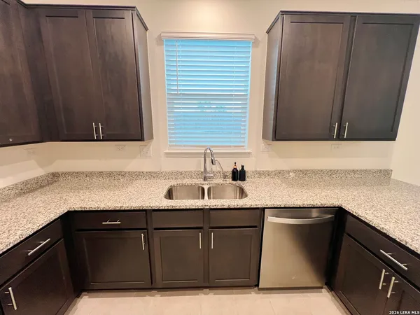 $1,895 | 11306 Amberina, San Antonio, TX 78245