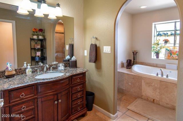 4637 East Amber Road Prescott, AZ 86301 - Photo 21 of 42 OWNER BATHROOM