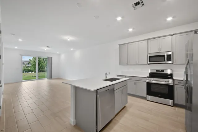 $3,100 | 13836 Hero Path, Delray Beach, FL 33484