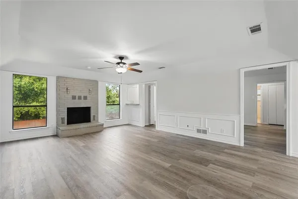 $2,500 | 829 Hunters Creek Drive, DeSoto, TX 75115