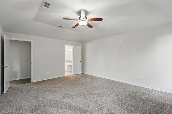 $2,500 | 829 Hunters Creek Drive, DeSoto, TX 75115