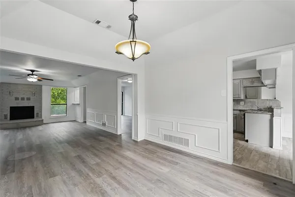 $2,500 | 829 Hunters Creek Drive, DeSoto, TX 75115