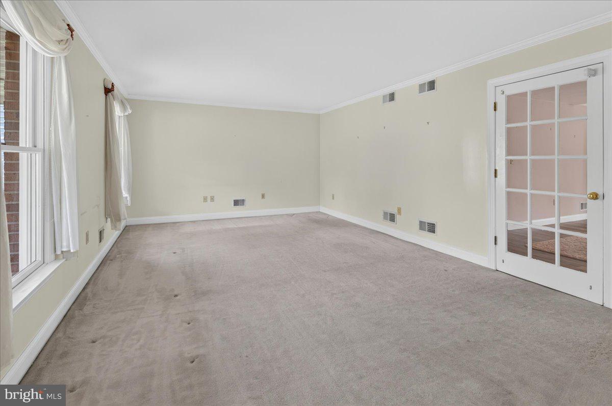 1491 Kuser Road Hamilton, NJ 08619 - Photo 15 of 42 Living room