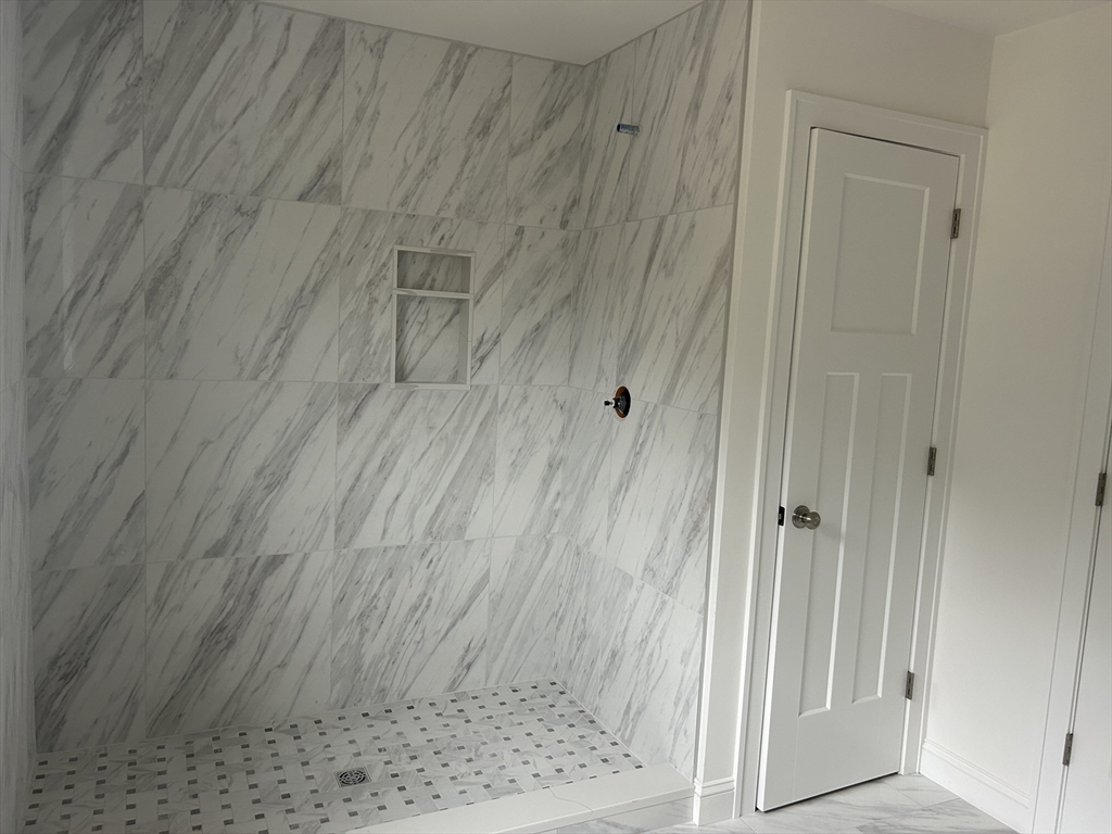 214 Hampshire Road Methuen, MA 01844 - Photo 17 of 20 Gallery Image 17