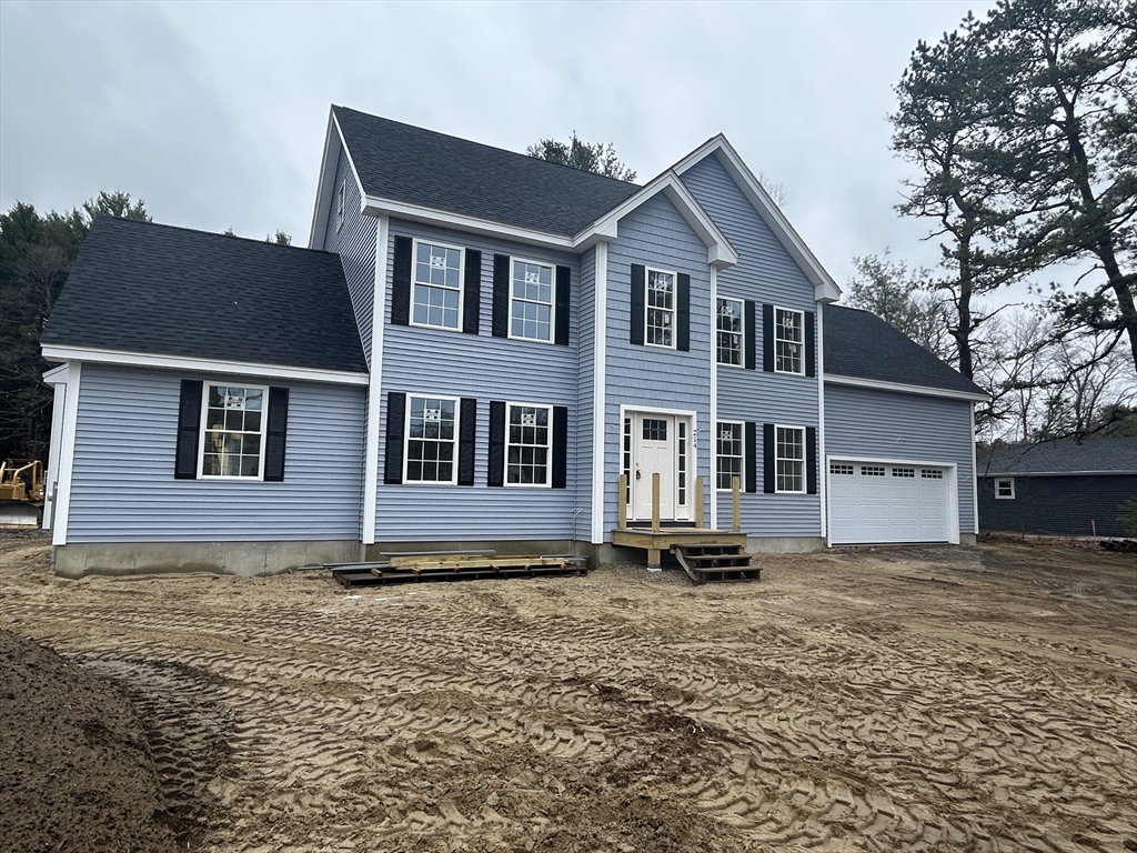 214 Hampshire Road Methuen, MA 01844 - Photo 3 of 20 Gallery Image 3