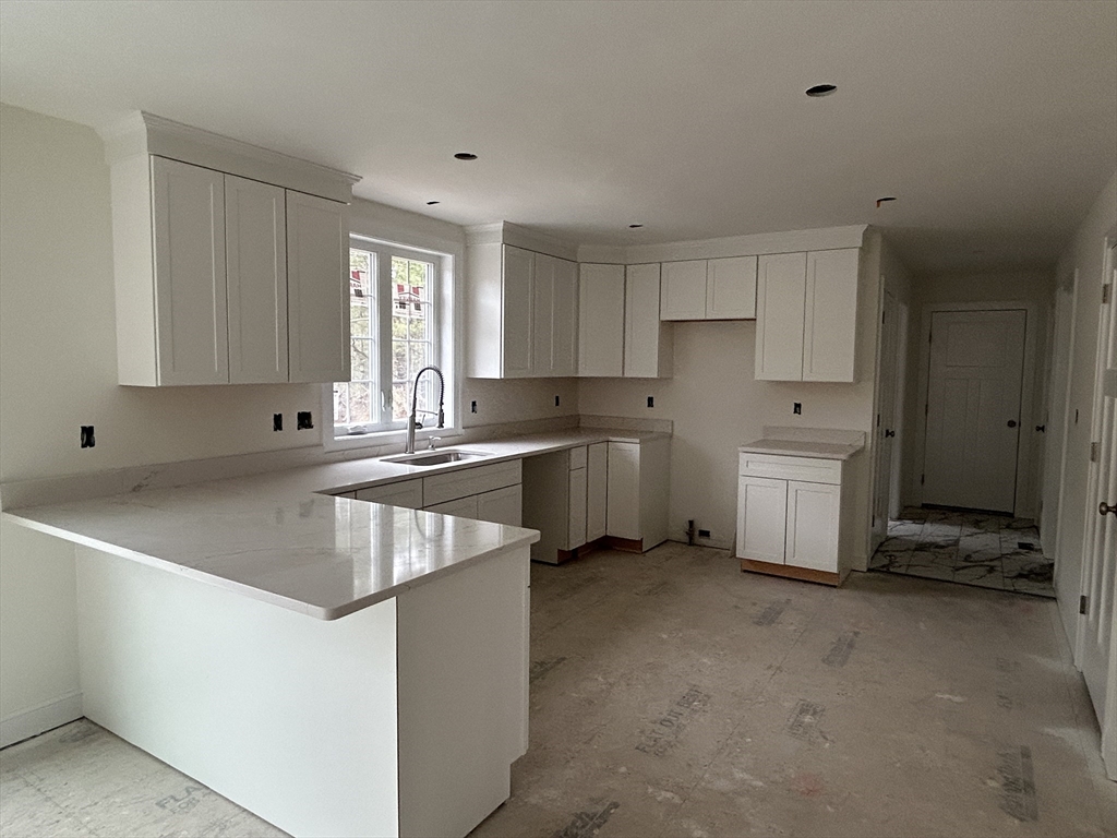 214 Hampshire Road Methuen, MA 01844 - Photo 4 of 20 Gallery Image 4