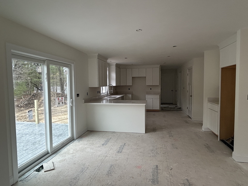 214 Hampshire Road Methuen, MA 01844 - Photo 5 of 20 Gallery Image 5