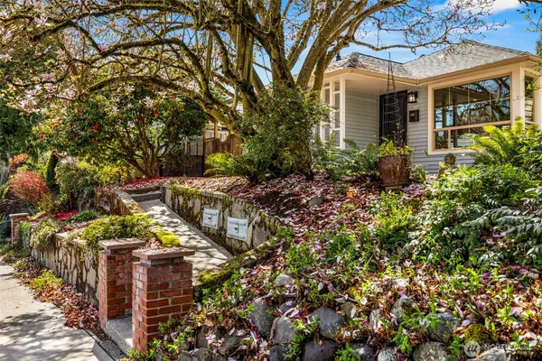 $835,000 | 3321 35th Avenue South, Seattle, WA 98144