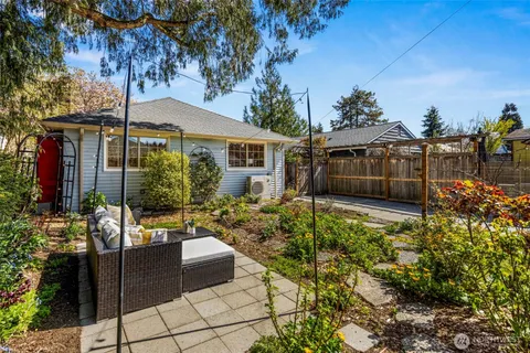 a view of outdoor space yard and patio