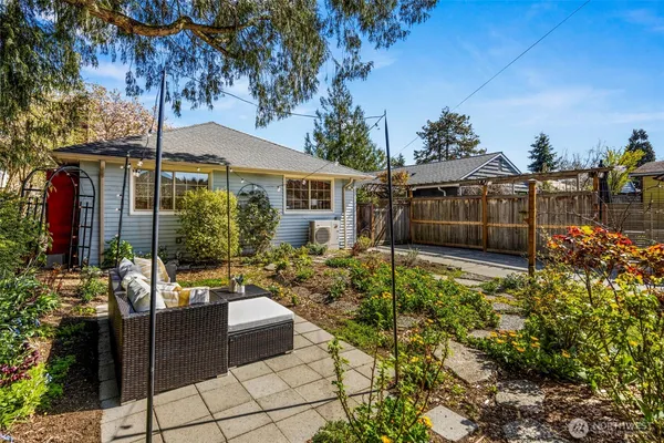 $835,000 | 3321 35th Avenue South, Seattle, WA 98144