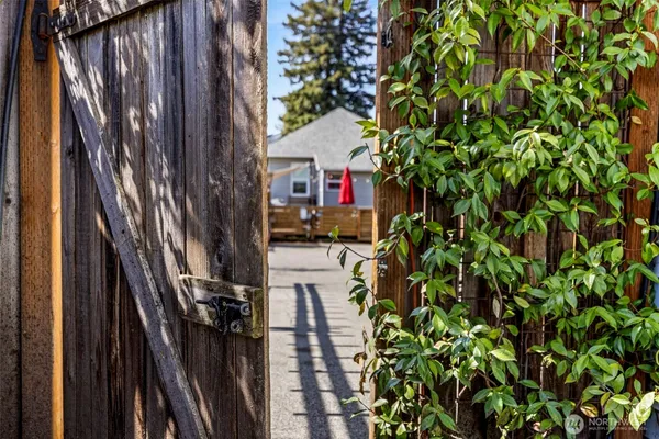 $835,000 | 3321 35th Avenue South, Seattle, WA 98144