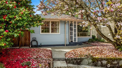 $835,000 | 3321 35th Avenue South, Seattle, WA 98144