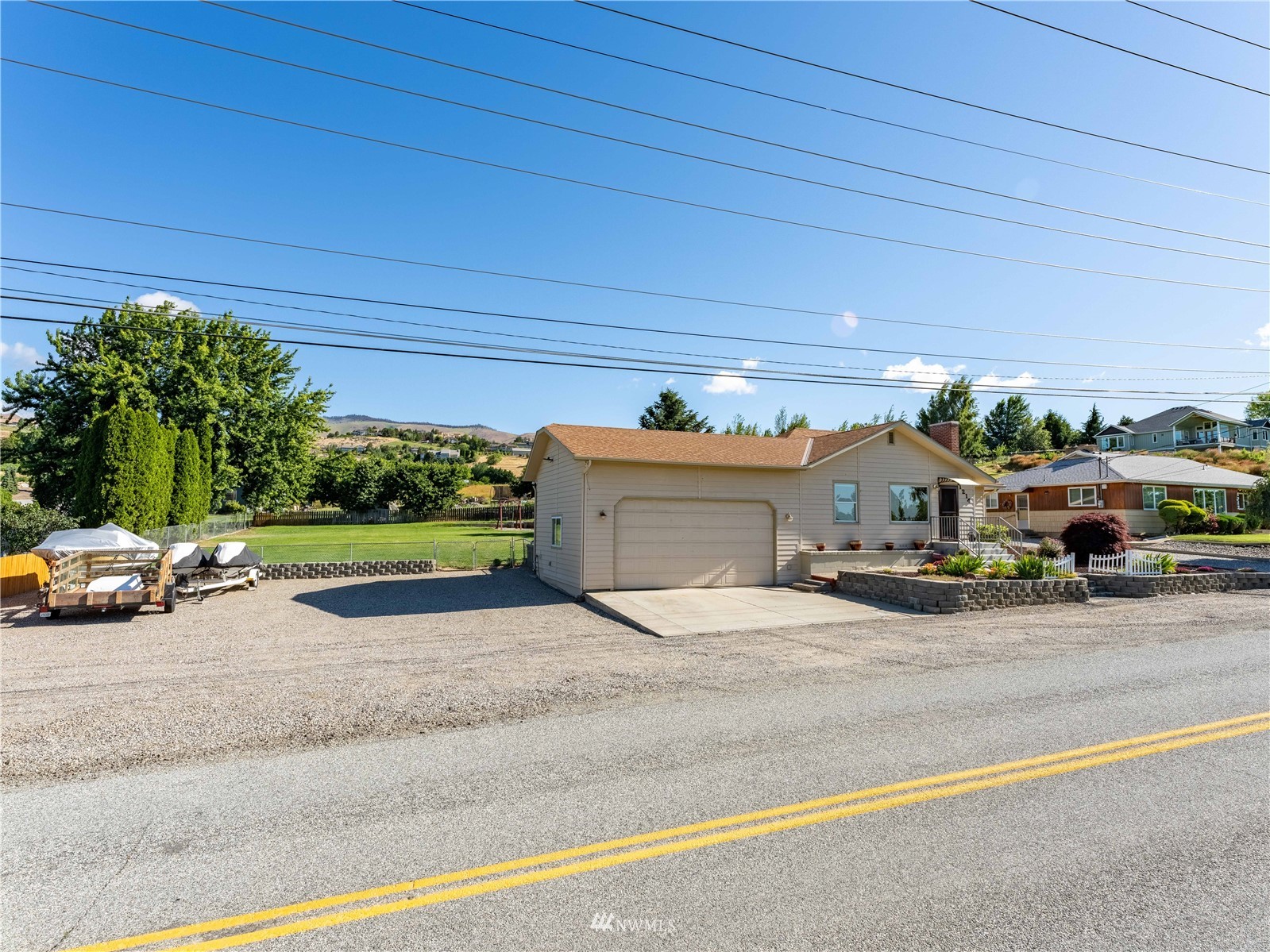1214 American Fruit Road Wenatchee, WA 98801 - Photo 2 of 37 Gallery Image 2