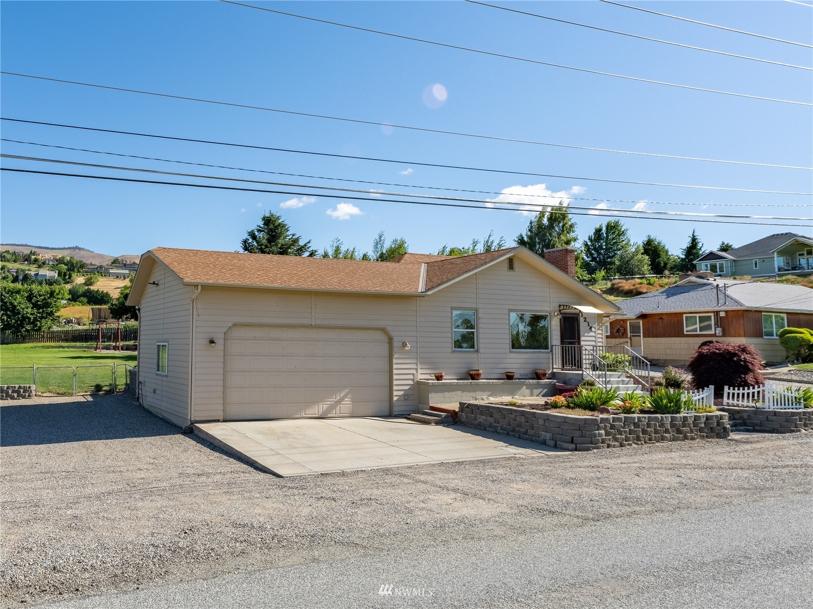 1214 American Fruit Road Wenatchee, WA 98801 - Photo 4 of 37 Gallery Image 4