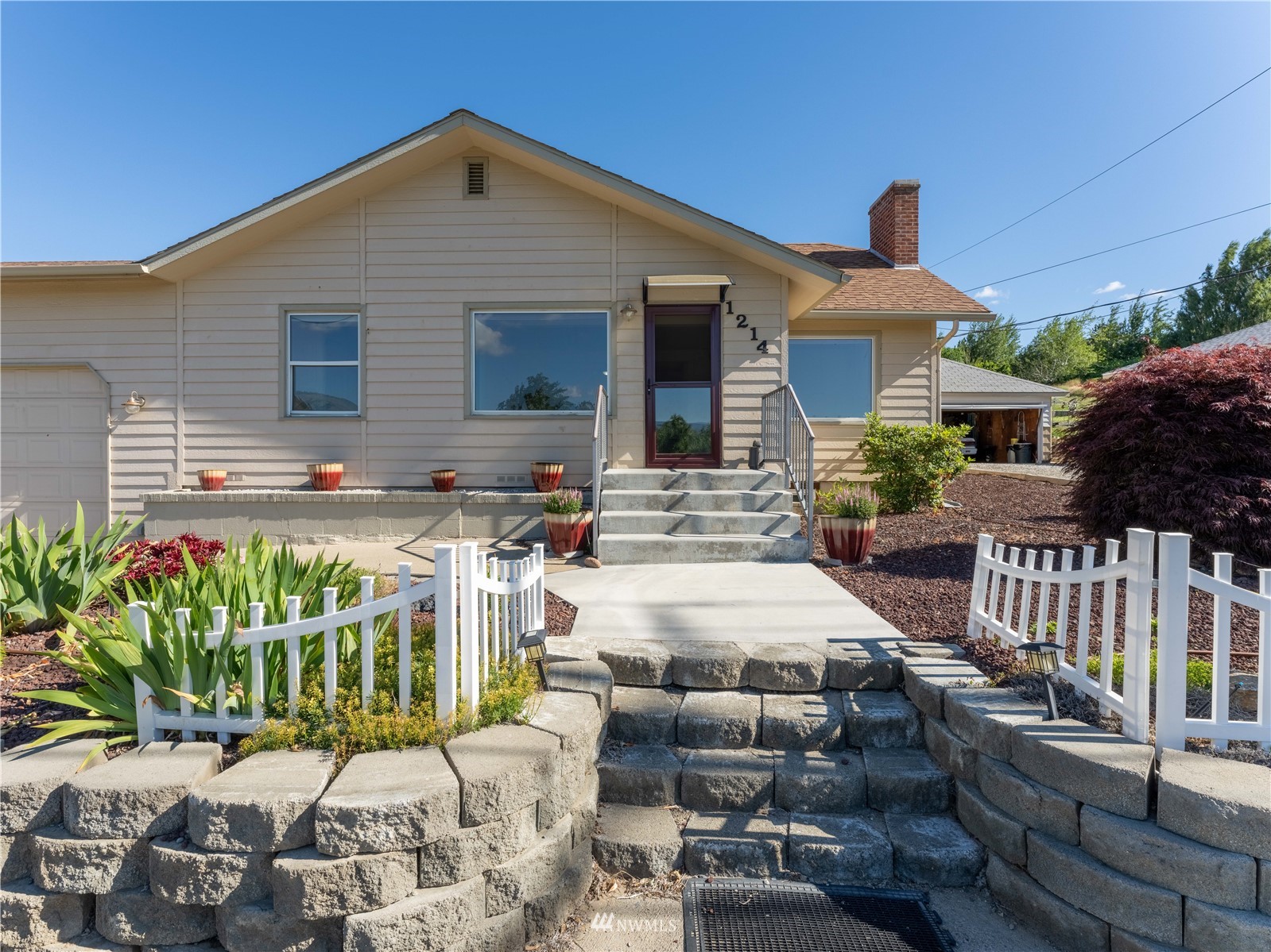 1214 American Fruit Road Wenatchee, WA 98801 - Photo 5 of 37 Gallery Image 5