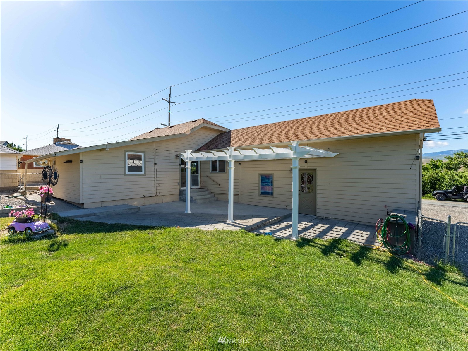 1214 American Fruit Road Wenatchee, WA 98801 - Photo 7 of 37 Gallery Image 7