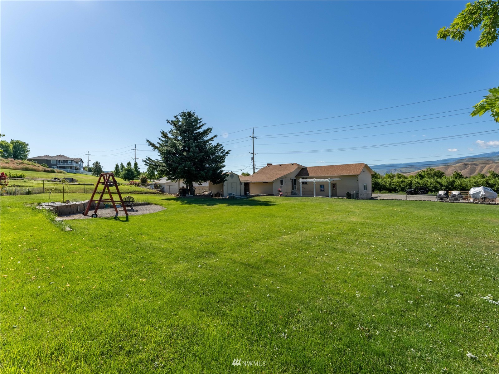 1214 American Fruit Road Wenatchee, WA 98801 - Photo 8 of 37 Gallery Image 8