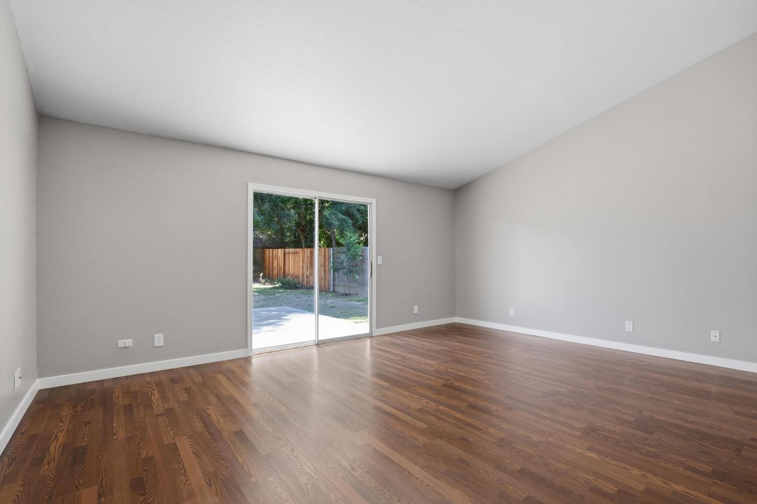 620 Teesdale Road Yuba City, CA 95991 - Photo 31 of 48 Large Primary Suite has access to yard