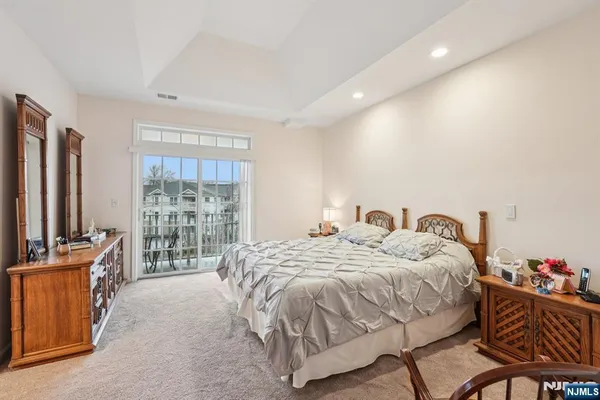 $750,000 | 1209 Holly Lane, Unit 141, Cedar Grove, NJ 07009