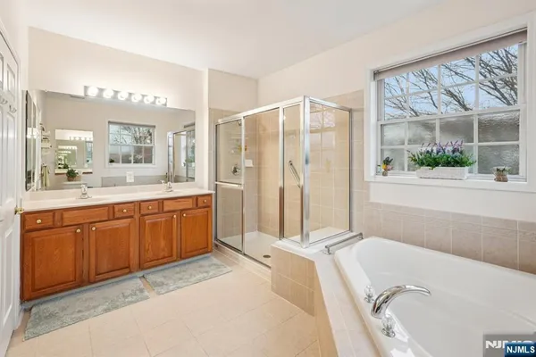 $750,000 | 1209 Holly Lane, Unit 141, Cedar Grove, NJ 07009