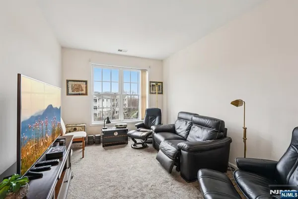 $750,000 | 1209 Holly Lane, Unit 141, Cedar Grove, NJ 07009