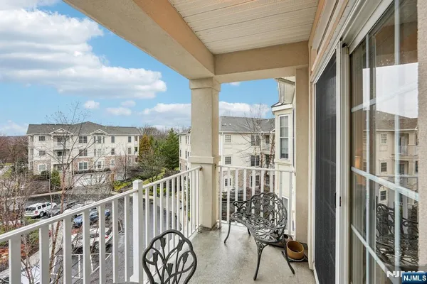 $750,000 | 1209 Holly Lane, Unit 141, Cedar Grove, NJ 07009