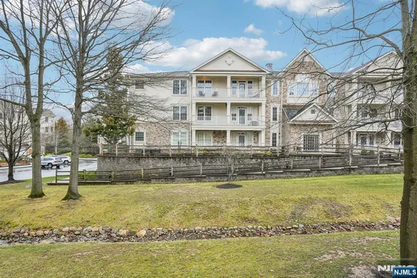 $750,000 | 1209 Holly Lane, Unit 141, Cedar Grove, NJ 07009