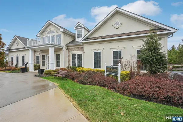 $750,000 | 1209 Holly Lane, Unit 141, Cedar Grove, NJ 07009