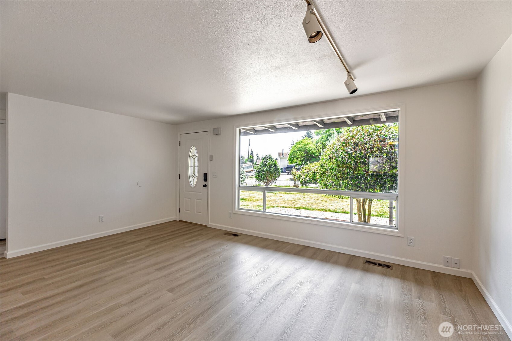 12124 Southeast 161st Street Renton, WA 98058 - Photo 7 of 35 Gallery Image 7