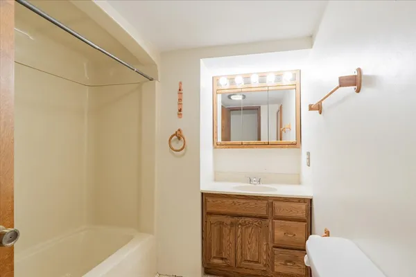 $115,000 | 507 East Cemetery Avenue, Chenoa, IL 61726