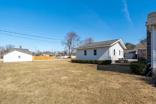 $115,000 | 507 East Cemetery Avenue, Chenoa, IL 61726