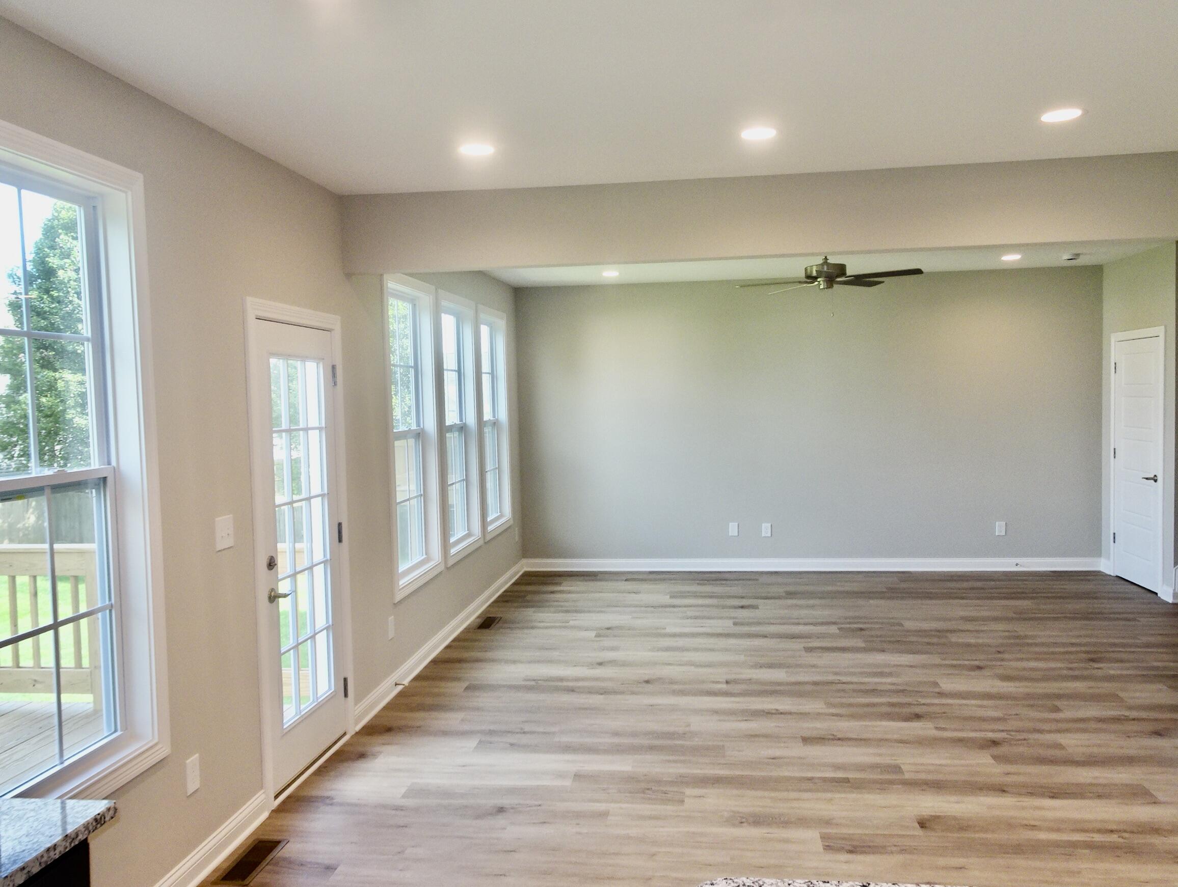 1308 Greendale Road Lexington, KY 40511 - Photo 3 of 26 DSC05914