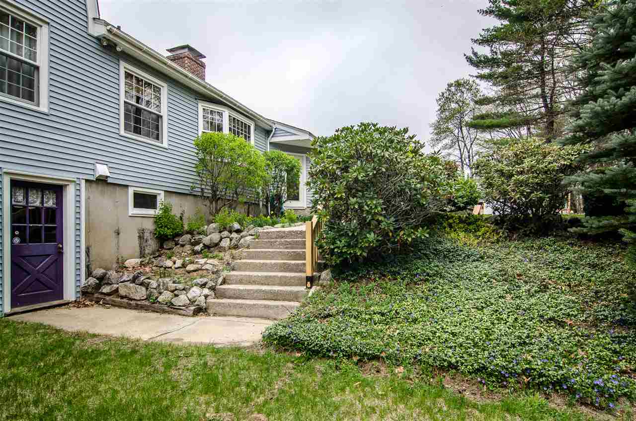 6 Birchdale Road Bow, NH 03304 - Photo 4 of 38