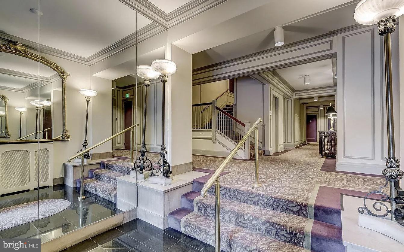 3401 Greenway, Unit 50 Baltimore, MD 21218 - Photo 2 of 12 a view of living room
