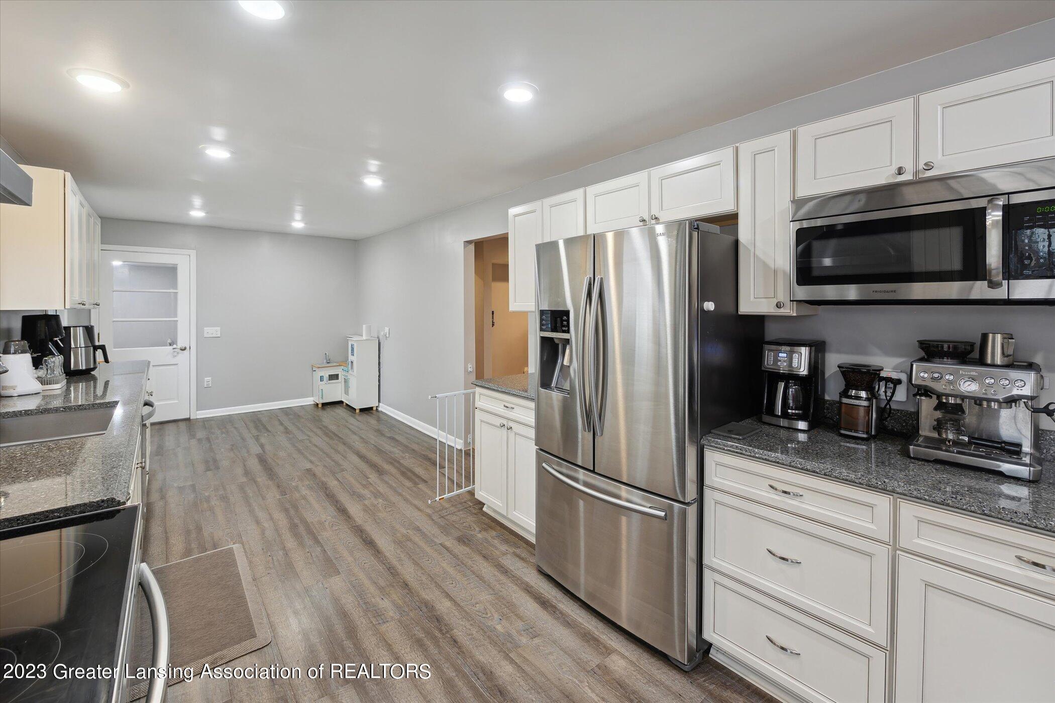 3007 Sandhill Road Mason, MI 48854 - Photo 15 of 62 15-3007-Sandhill-Rd-Mason-MI-48854-Windo
