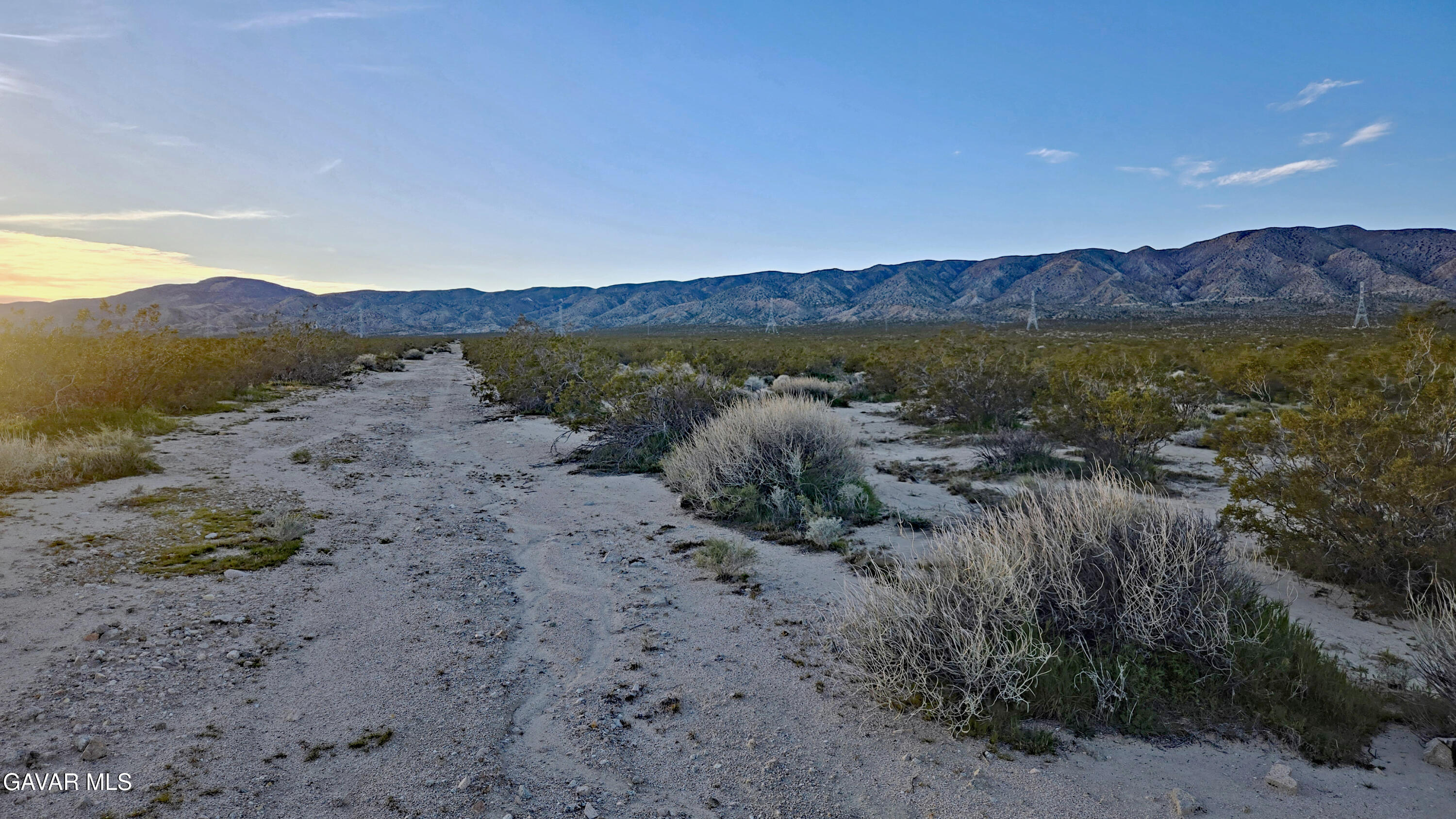 Rose Avenue Mojave, CA 93501 - Photo 14 of 23 a view of lake with mountain