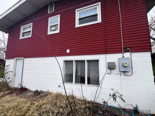 10006 Castle Drive St. Louis, MO 63136 - Photo 2 of 3