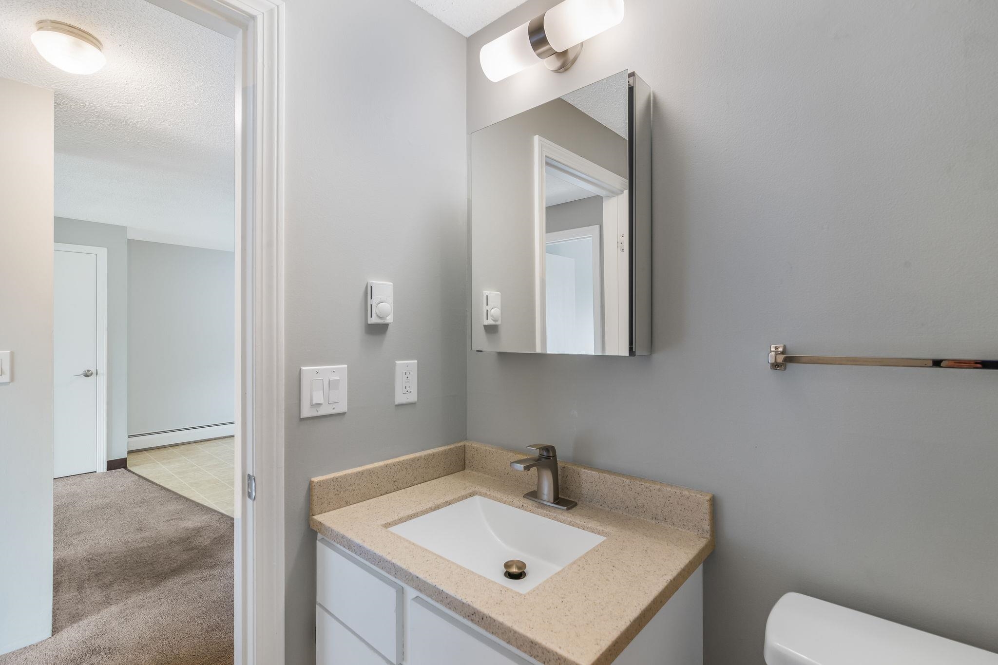 481 Merrimack Street, Unit 2 Manchester, NH 03103 - Photo 16 of 29