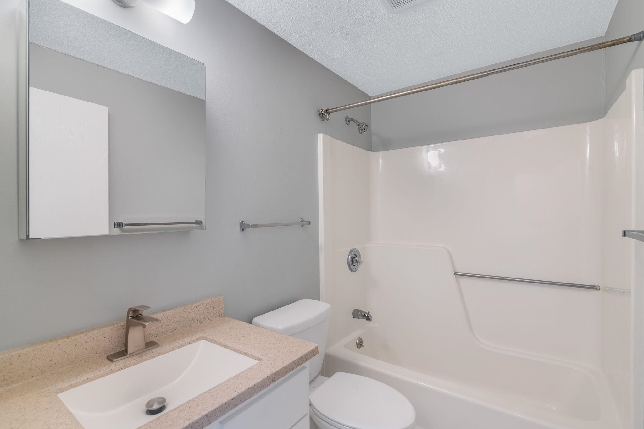 481 Merrimack Street, Unit 2 Manchester, NH 03103 - Photo 17 of 29