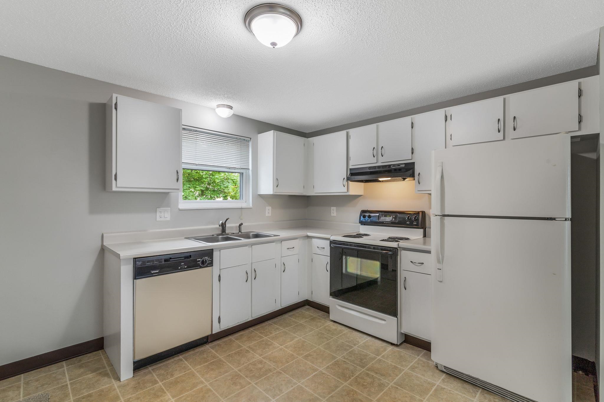 481 Merrimack Street, Unit 2 Manchester, NH 03103 - Photo 9 of 29