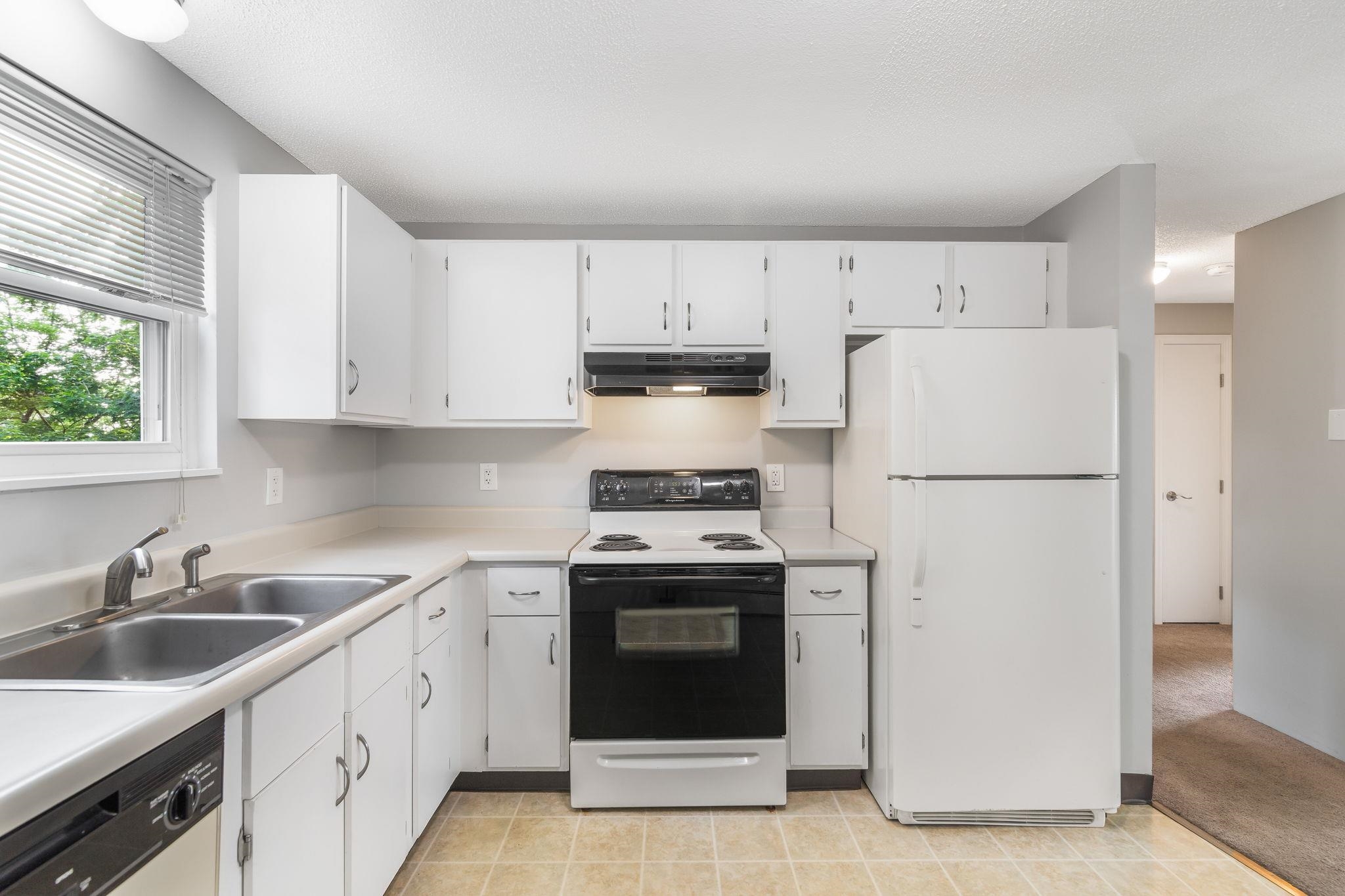 481 Merrimack Street, Unit 2 Manchester, NH 03103 - Photo 10 of 29