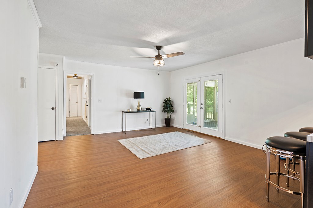 302 Lake Forest Road Greenwood, SC 29649 - Photo 3 of 25 Gallery Image 3